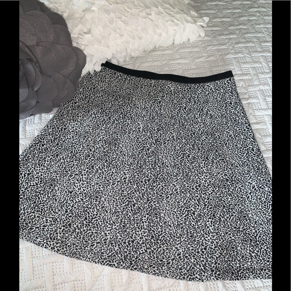 Black & White Knit Flare Skirt - BRAND NEW!